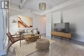 Building Photo - 75-675 The Donway W