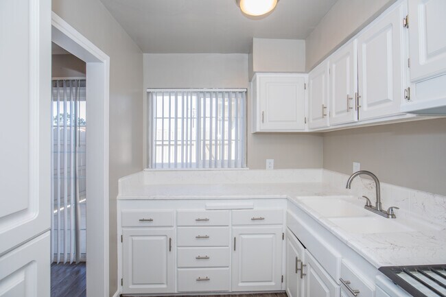 Foto del edificio - Imperial Beach Gardens