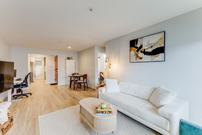 Foto del edificio - 1504 Aurora Ave N