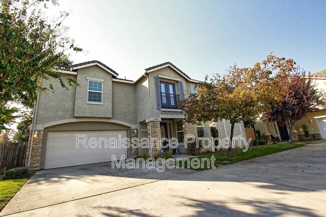 Building Photo - 4402 Helens Oaks Cir