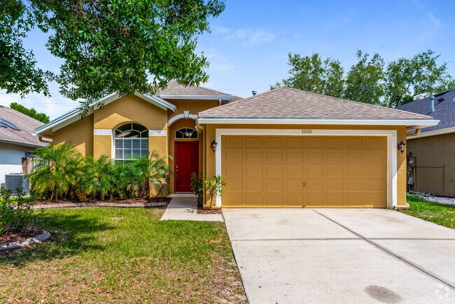 Building Photo - 1605 Scotch Pine Dr