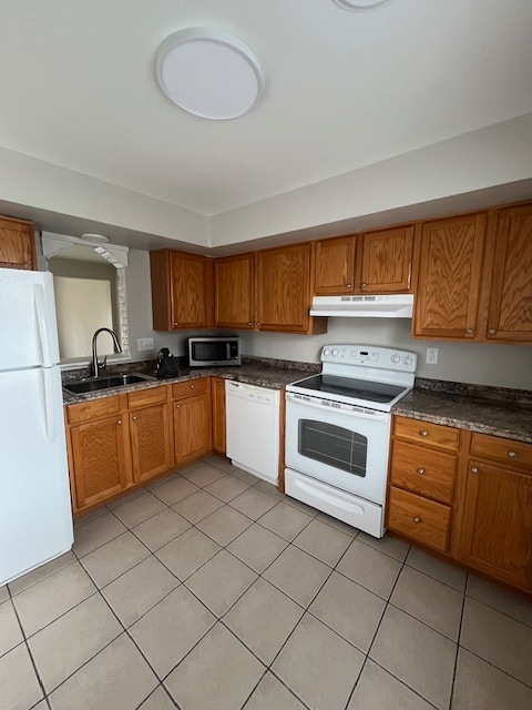 Eat in Kitchen - 4800 Charles Rd