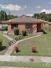 Building Photo - 6 E McKellar Ave