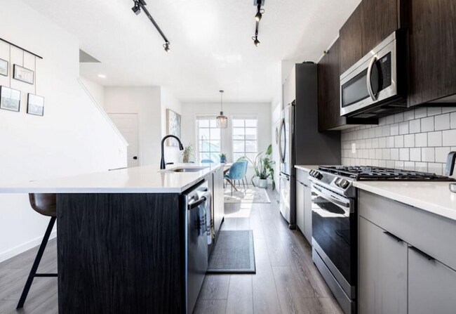 Photo du bâtiment - Modern Living in the Heart of Walden (L968)