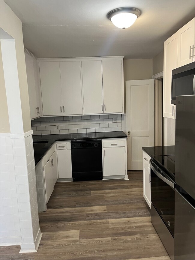 Kitchen - 416 4th St SW