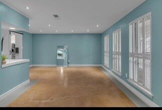 Building Photo - 3402 Yellowstone Dr