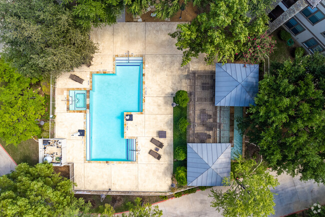 Aerial Photo - Water's Edge Condominium