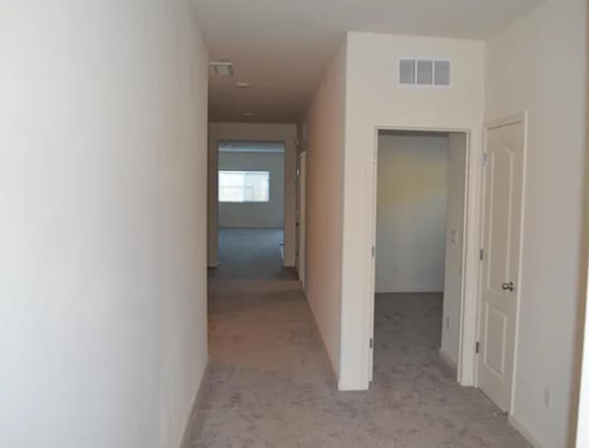 Building Photo - 4293 Lasalle Dr