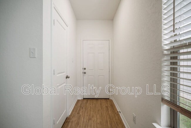 Building Photo - 6579 Runaway Row