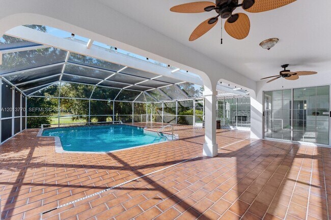 Foto del edificio - 1703 Golfside Village Dr