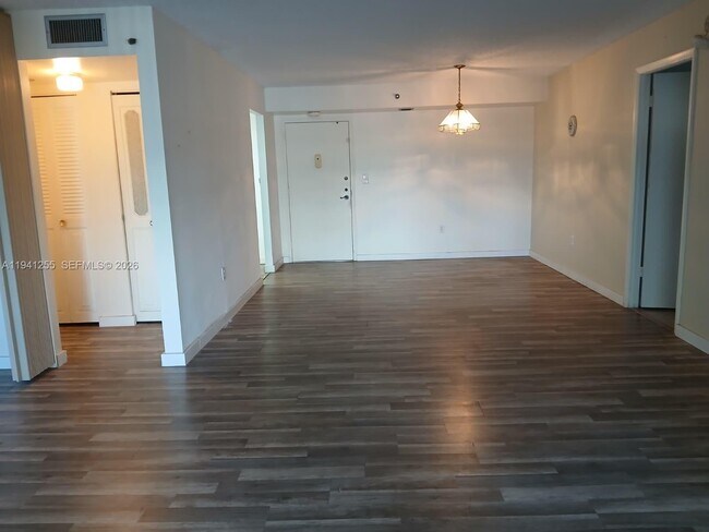 Foto del edificio - 1300 St Charles Pl