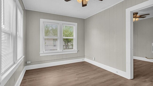 Building Photo - 203 3rd Ave NW