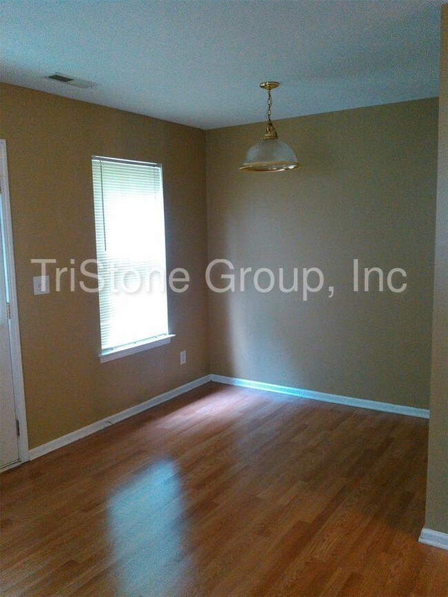 Foto del edificio - 6806 Campbell Burn Ct