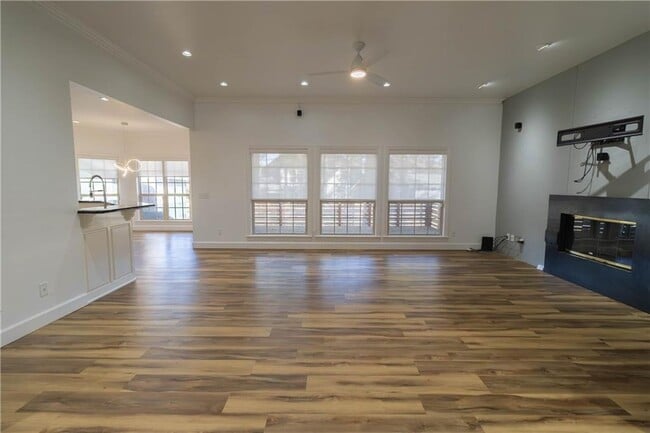 Building Photo - 4518 Olive Tree Ave