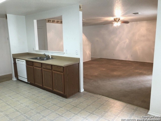 Building Photo - 10215 Medio Creek