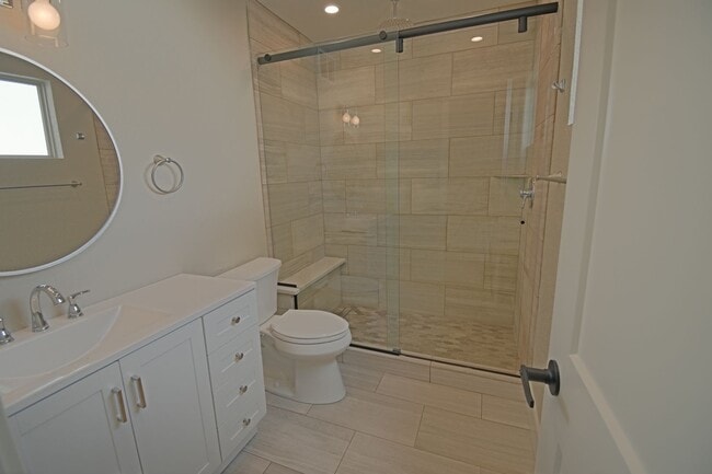 Building Photo - Newly UPDATED 3BD/2BA Available NOW!