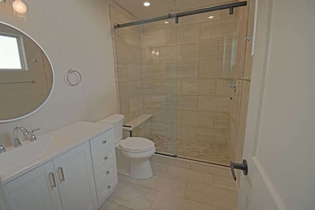 Foto del edificio - Newly UPDATED 3BD/2BA Available NOW!