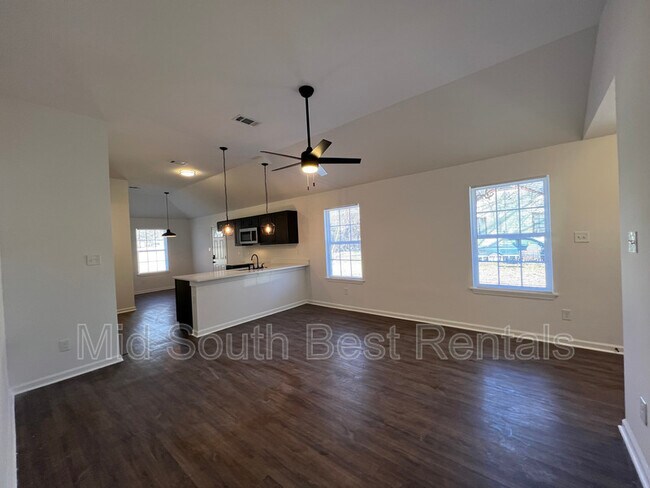 Building Photo - 2539 Henderson St