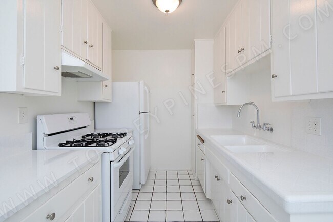Foto del edificio - 1 Bedroom in Mission Valley/Linda Vista! P...