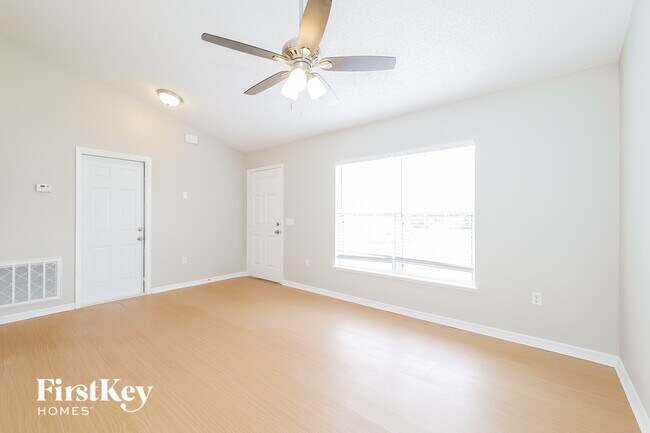 Building Photo - 408 Naples Ct