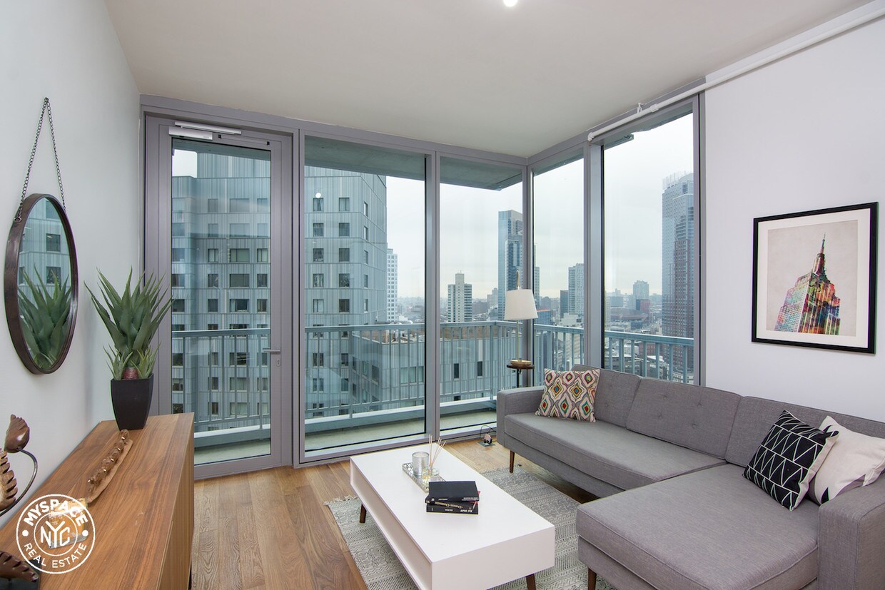 Foto principal - 523 Fulton St
