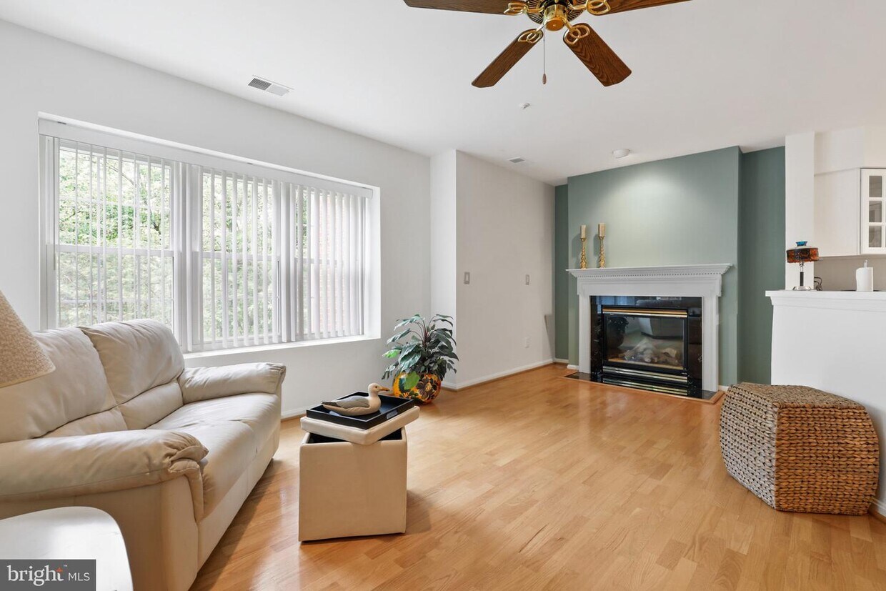 405 Plumbridge Ct Unit 302, Timonium, MD 21093 Room for Rent in