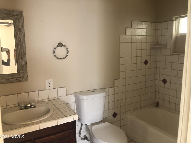 Building Photo - 130 S Hibbert
