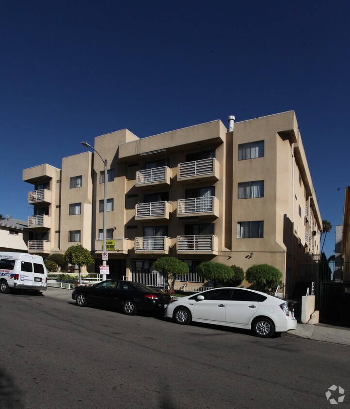 Building Photo - 1244 N Orange Dr