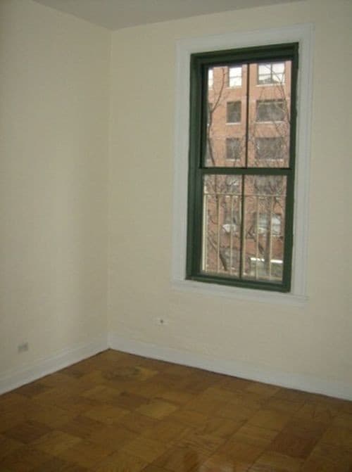 Primary Photo - 515 E 79th St