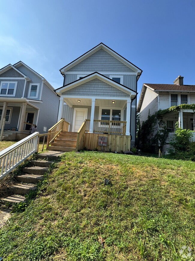 Building Photo - 611 Siebert St