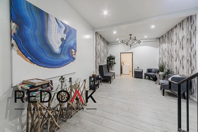 Foto del edificio - 3540 Fletcher Dr