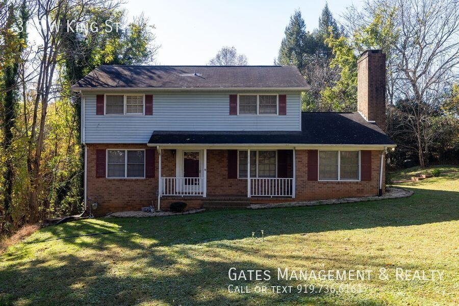 Primary Photo - 315 W King St