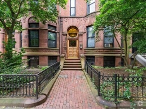 Building Photo - 473 Beacon St