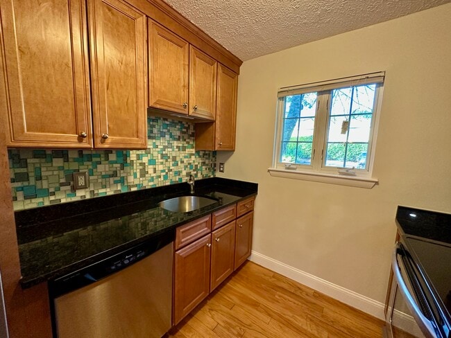 Photo - 10 Janet Rd Townhome