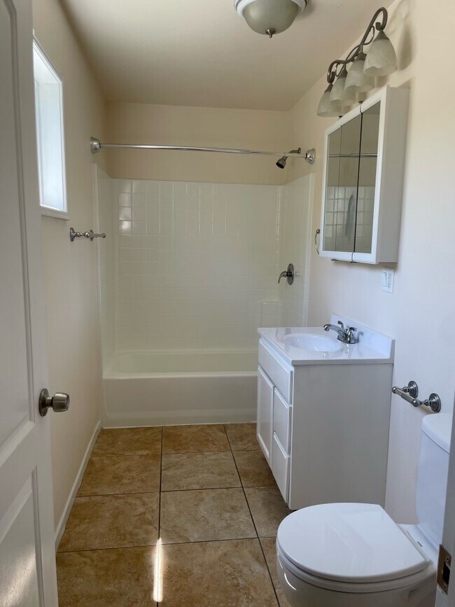 Baño principal - 3332 W 108th St