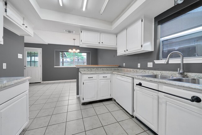Building Photo - 14830 Keelby Dr