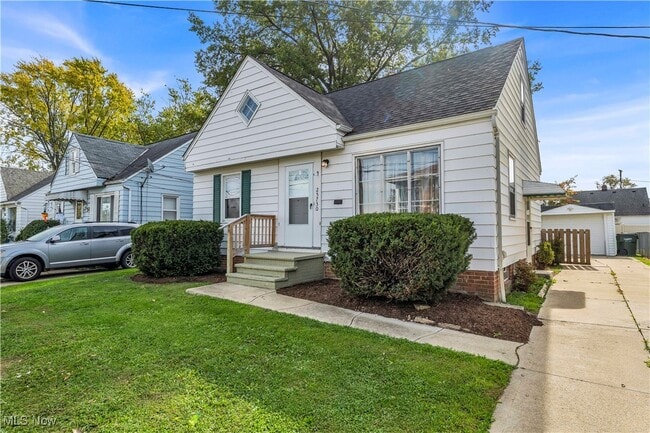 Foto del edificio - 25730 Shoreview Ave