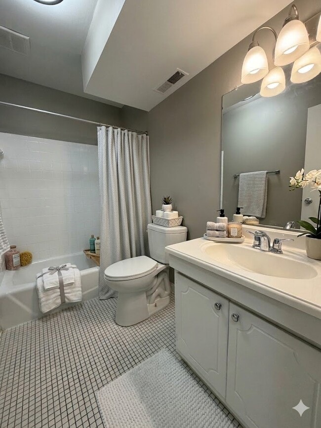 Interior Photo - Lake Forest Apartment Homes