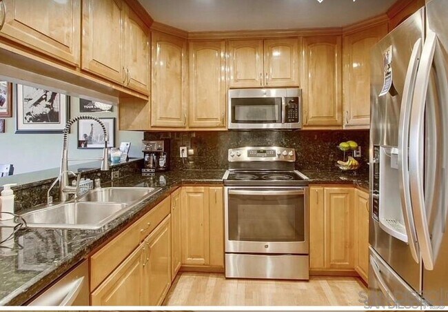 Foto del edificio - 7225 Navajo Rd
