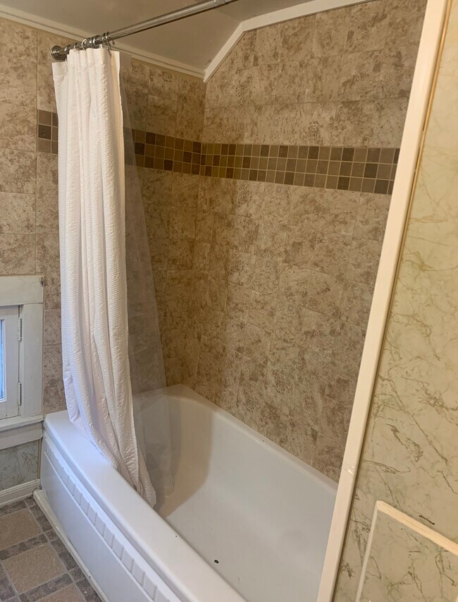 28 Gouverneur St Unit A, Canton, NY 13617 Apartments in Canton, NY