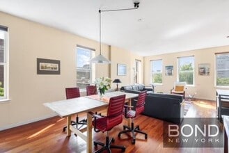 Building Photo - 55 Poplar St