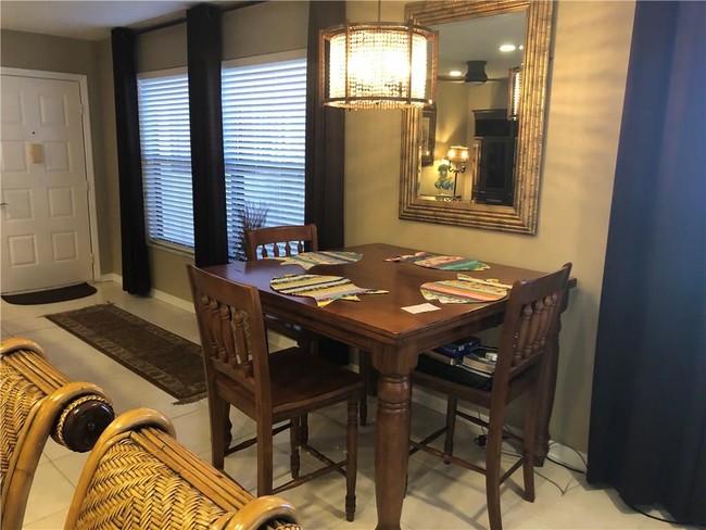 Foto del edificio - 330 SW South River Dr