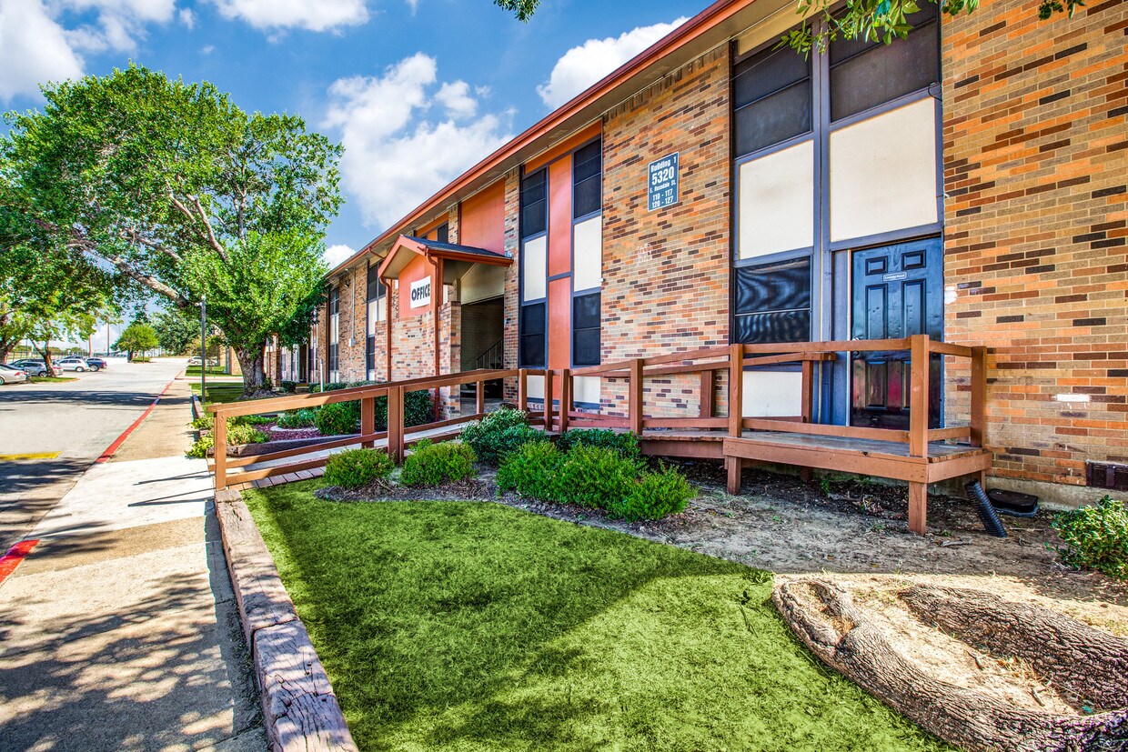 Antigua Village Apartments Fort Worth, TX