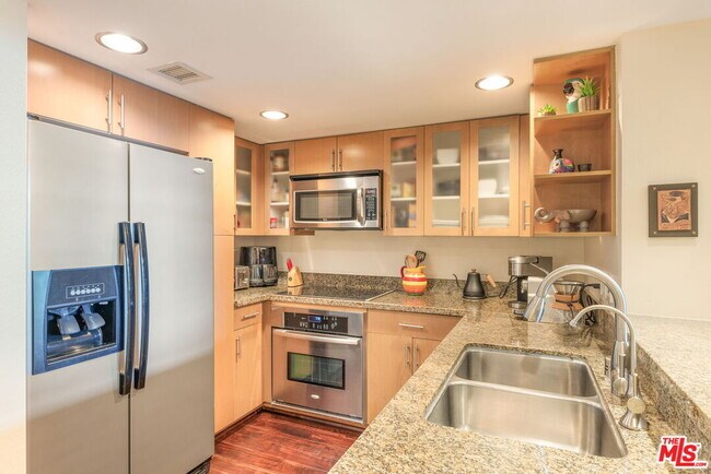 Foto del edificio - 13700 Marina Pointe Dr