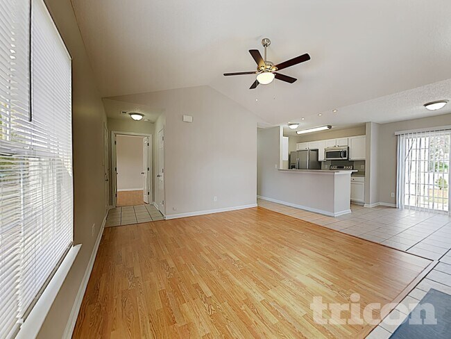 Foto del edificio - 107 Everett Park Dr