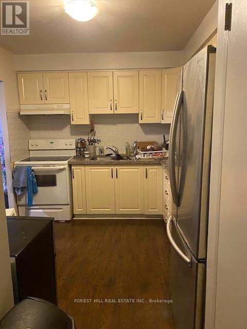 Building Photo - 436 Queen St W