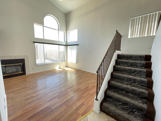 Foto del edificio - Beautiful 3 bed 2.5 bathroom home