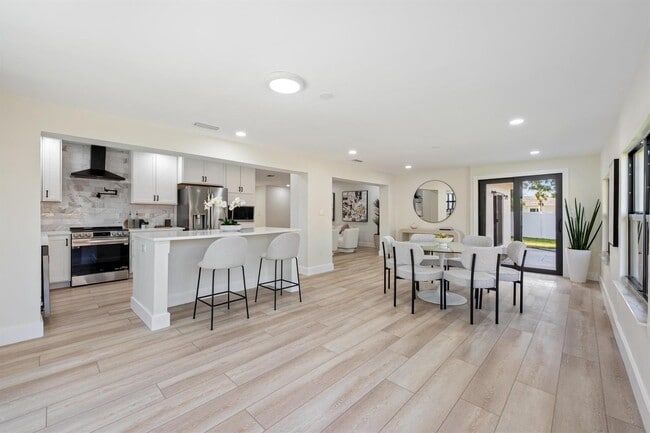 Building Photo - 8201 NW 67th Ave