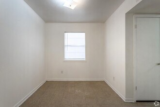 Building Photo - 520 Laredo St