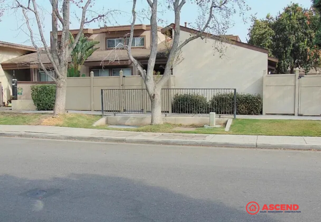 Foto principal - Cute 2 Bedroom Off Stockdale Hwy and Calif...